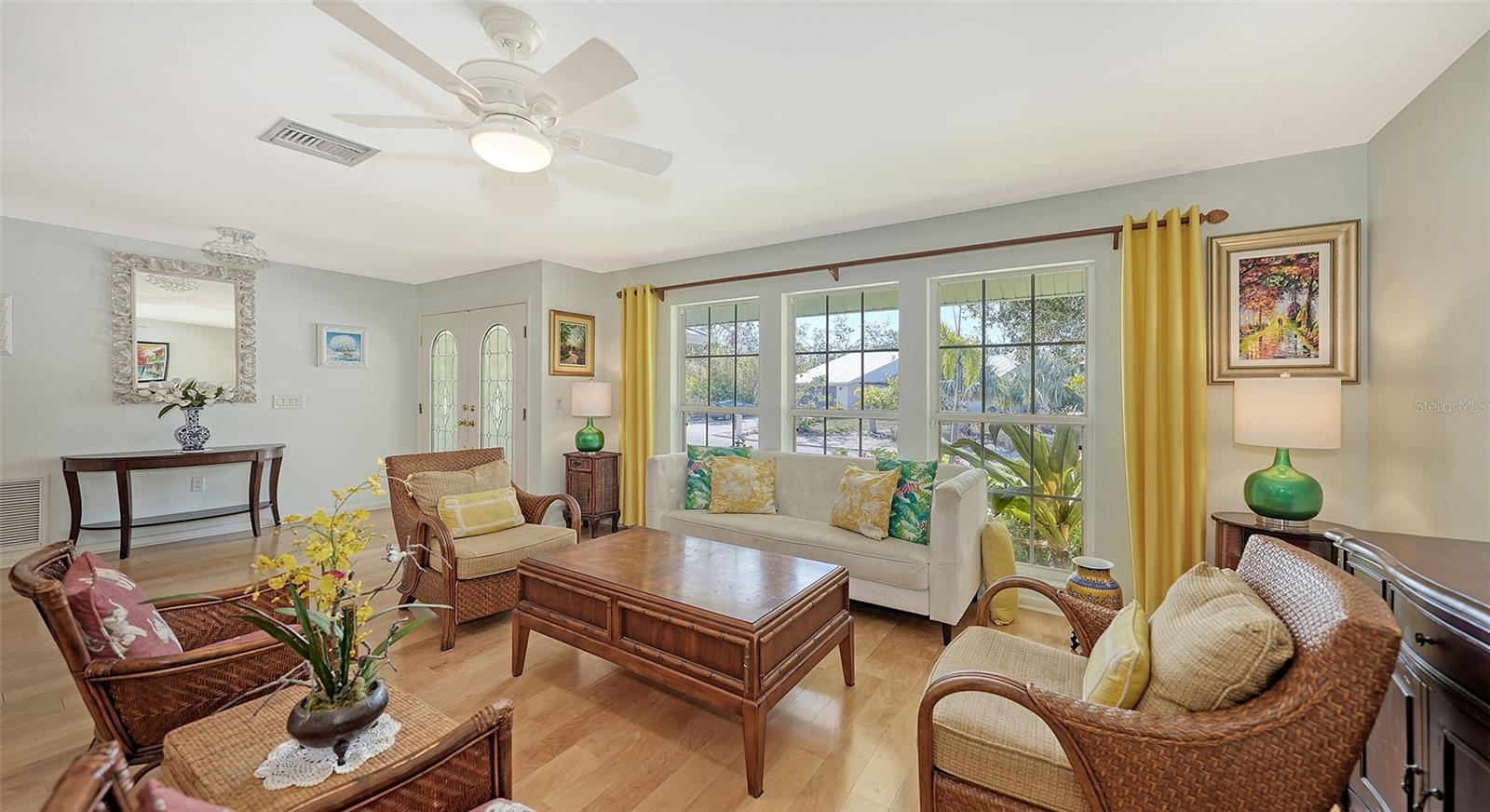 614 TROPICAL CIR, SARASOTA, FL, 34242
