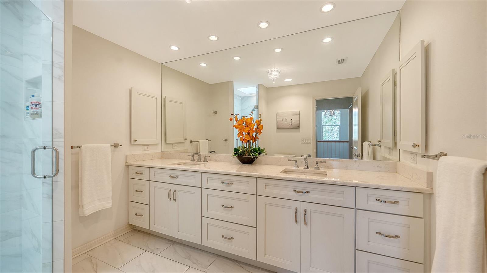 614 TROPICAL CIR, SARASOTA, FL, 34242