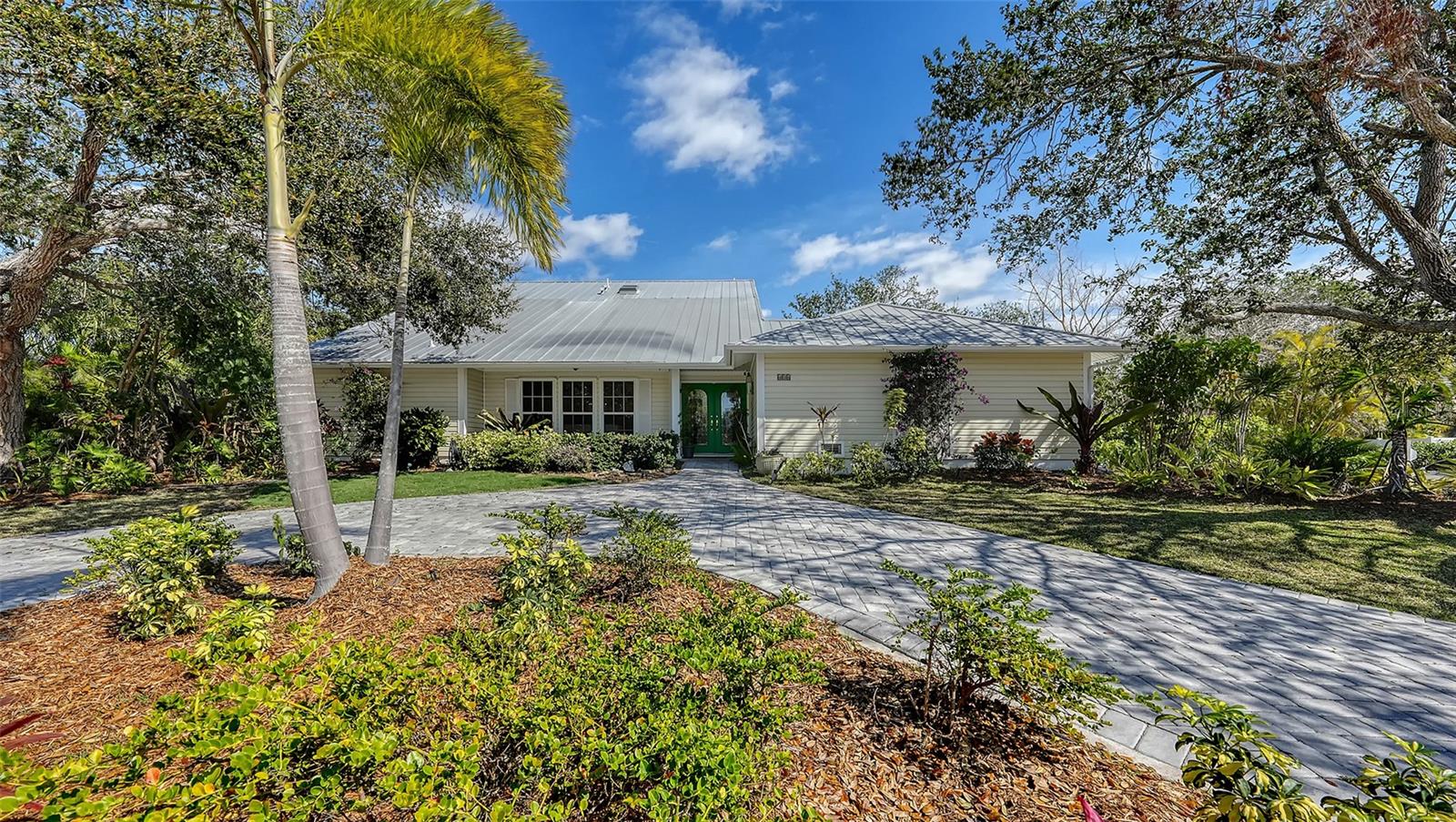 614 TROPICAL CIR, SARASOTA, FL, 34242