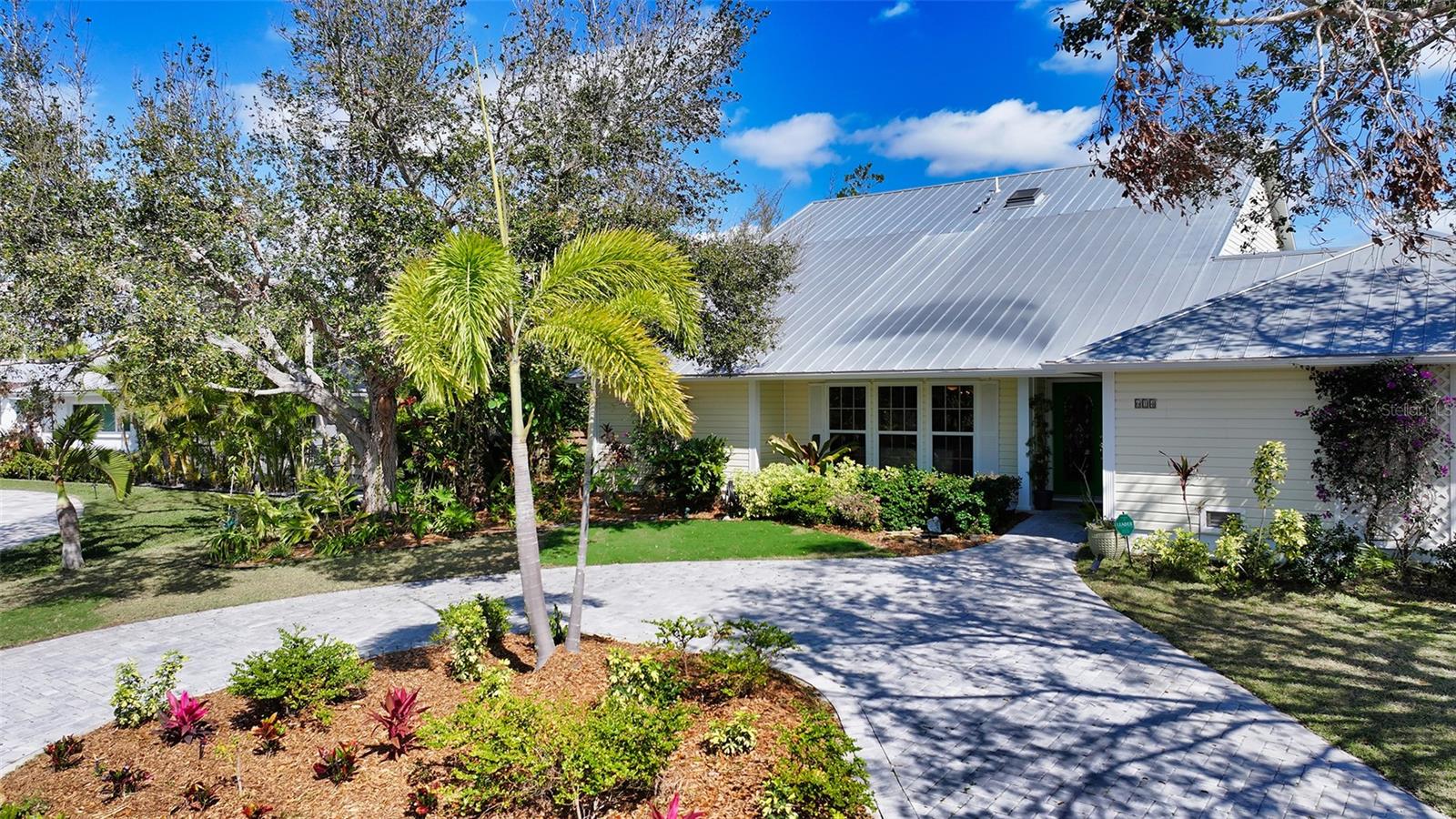 614 TROPICAL CIR, SARASOTA, FL, 34242