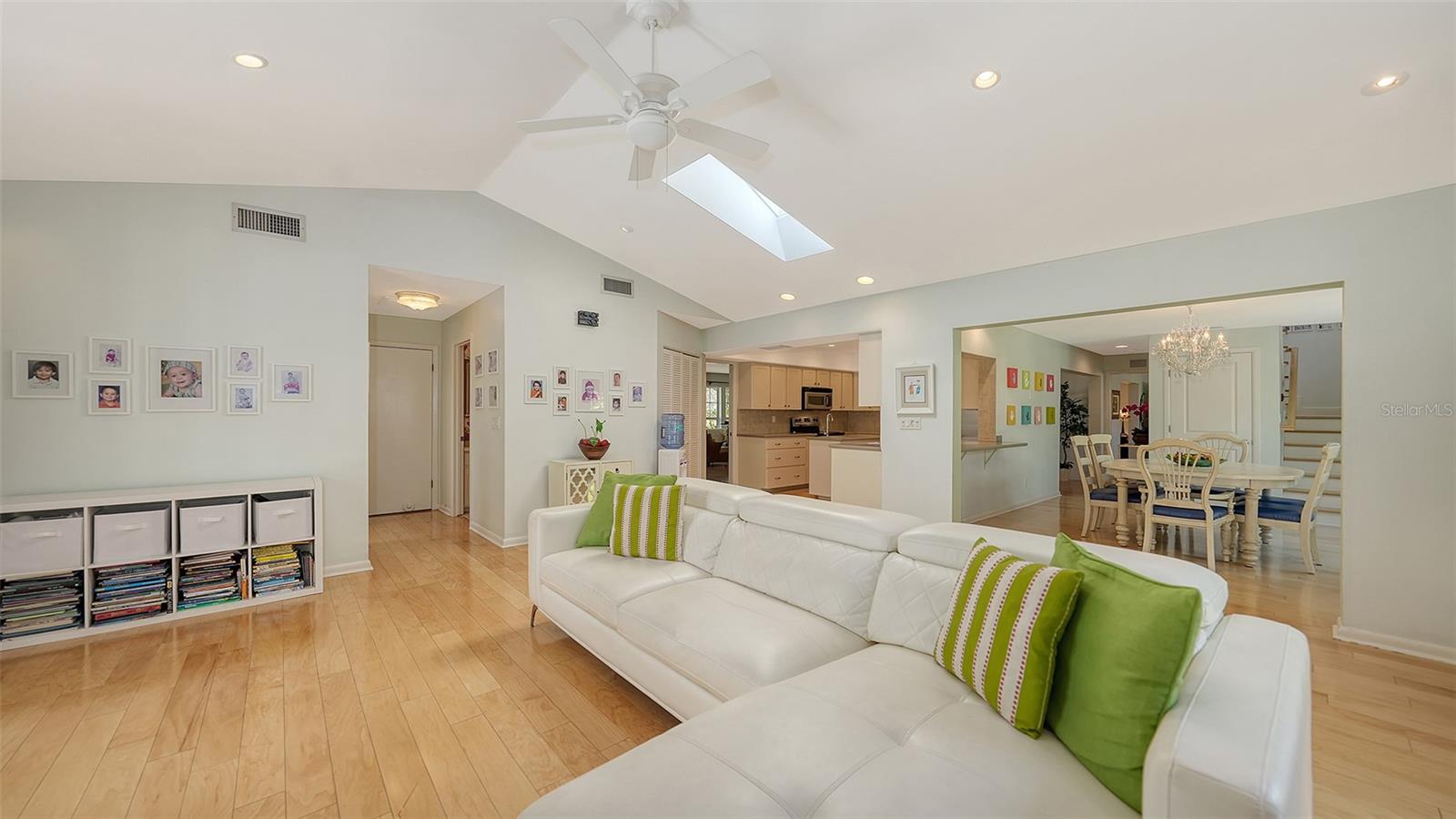 614 TROPICAL CIR, SARASOTA, FL, 34242