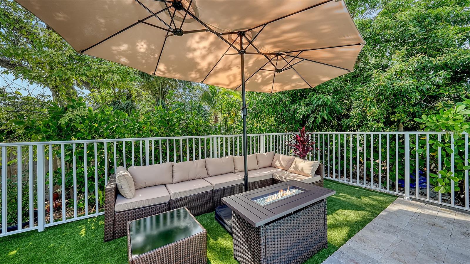 614 TROPICAL CIR, SARASOTA, FL, 34242
