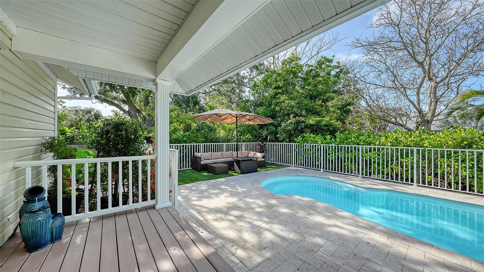 614 TROPICAL CIR, SARASOTA, FL, 34242