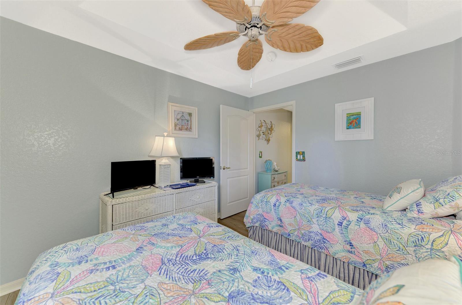 200 MIRABELLA CIR #102, VENICE, FL, 34292