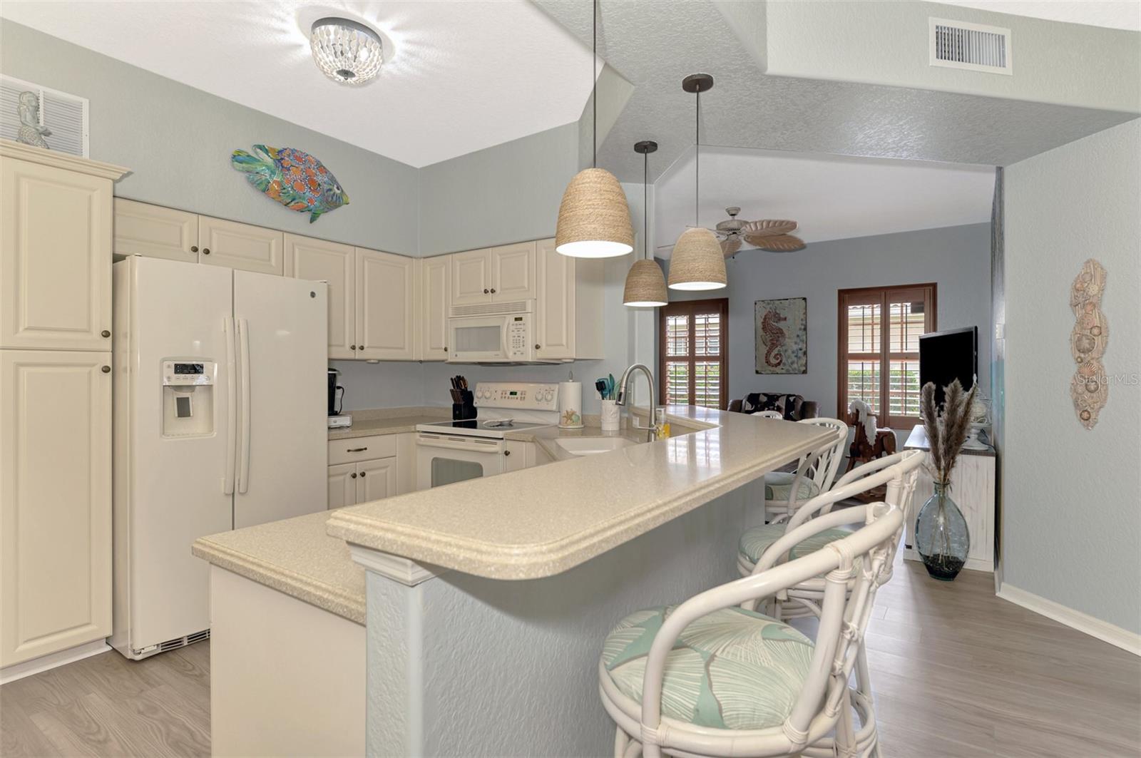 200 MIRABELLA CIR #102, VENICE, FL, 34292