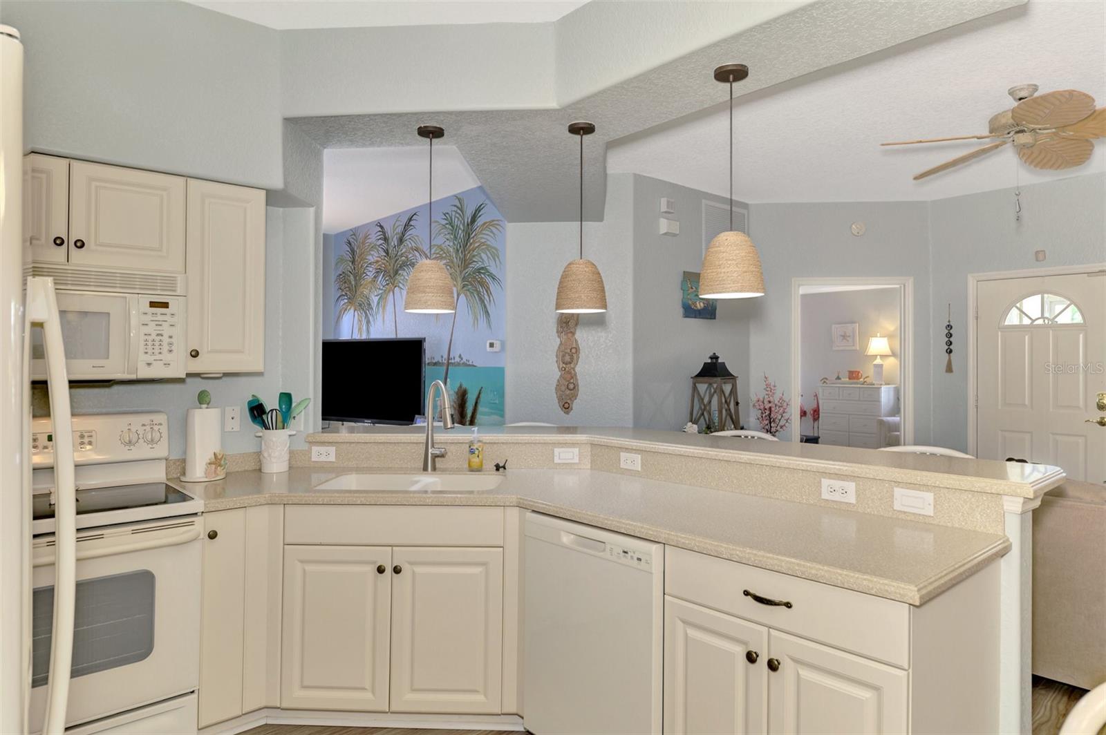 200 MIRABELLA CIR #102, VENICE, FL, 34292