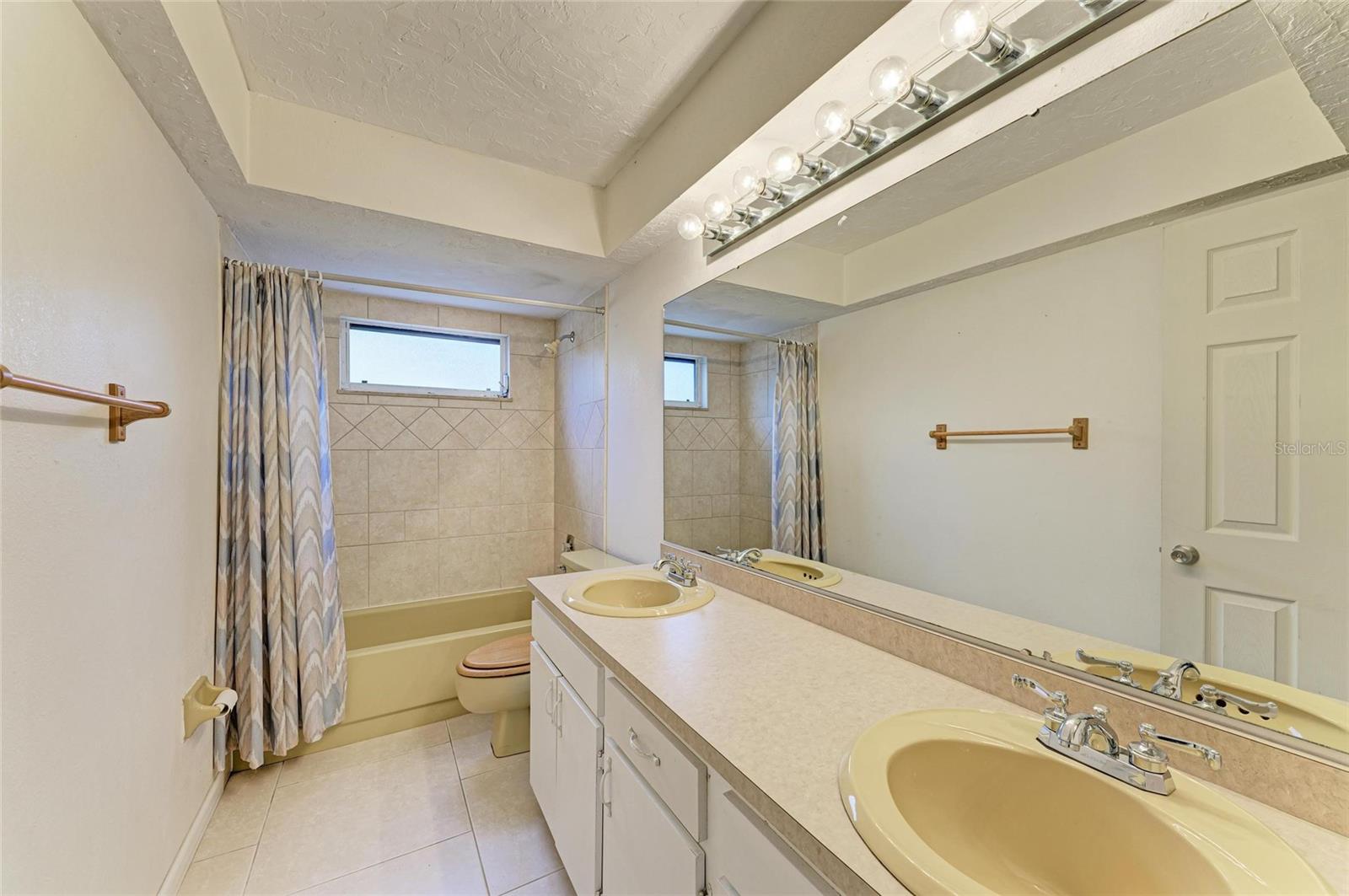 813 EXMOOR ST, SARASOTA, FL, 34243