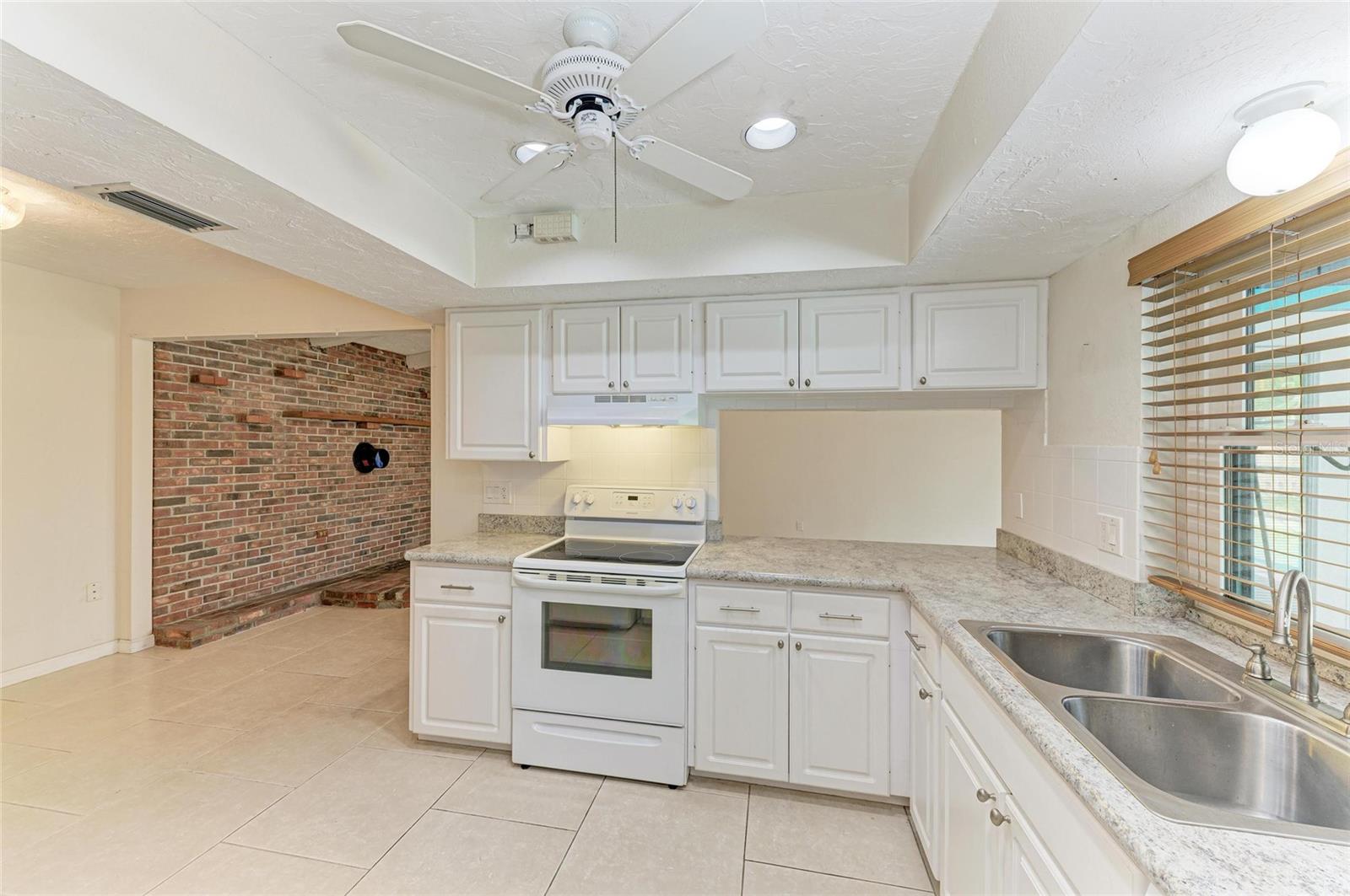 813 EXMOOR ST, SARASOTA, FL, 34243