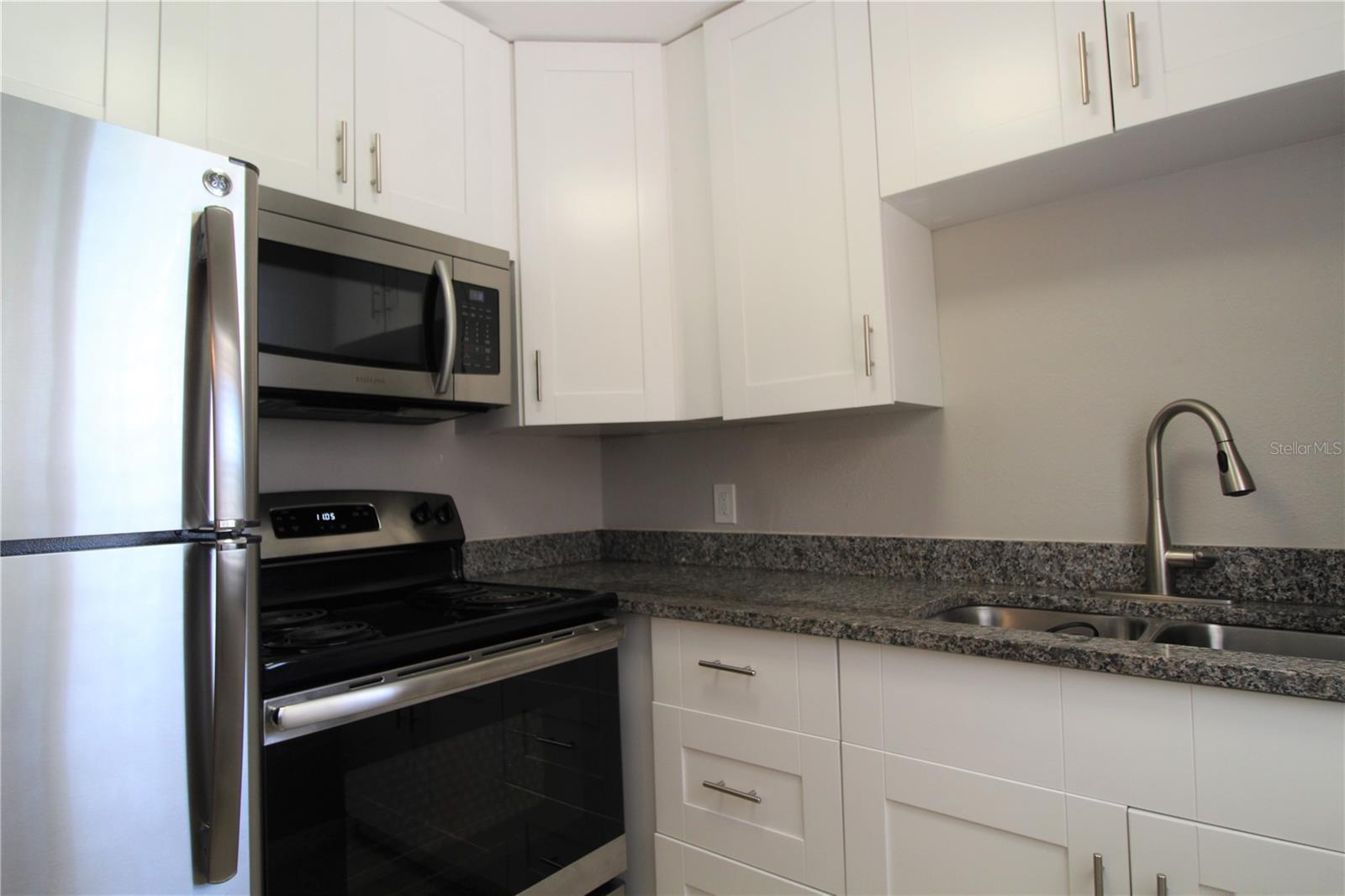 3001 BEE RIDGE RD #115, SARASOTA, FL, 34239