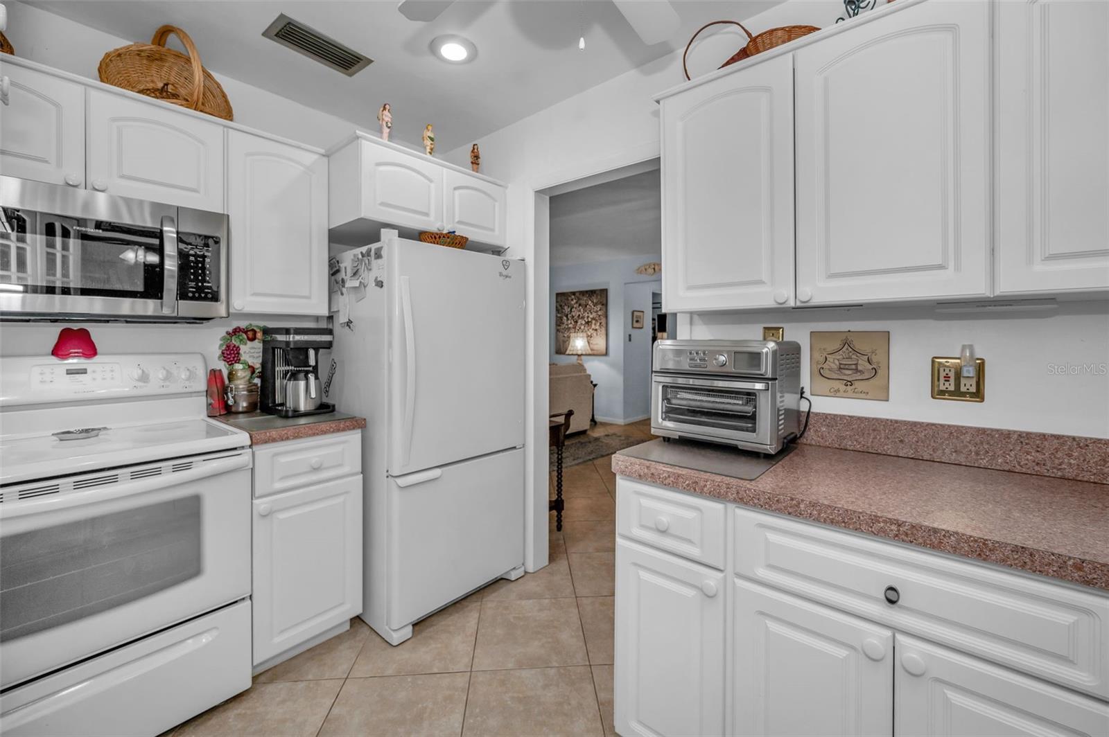 8450 CANDLEWOOD RD, SEMINOLE, FL, 33777