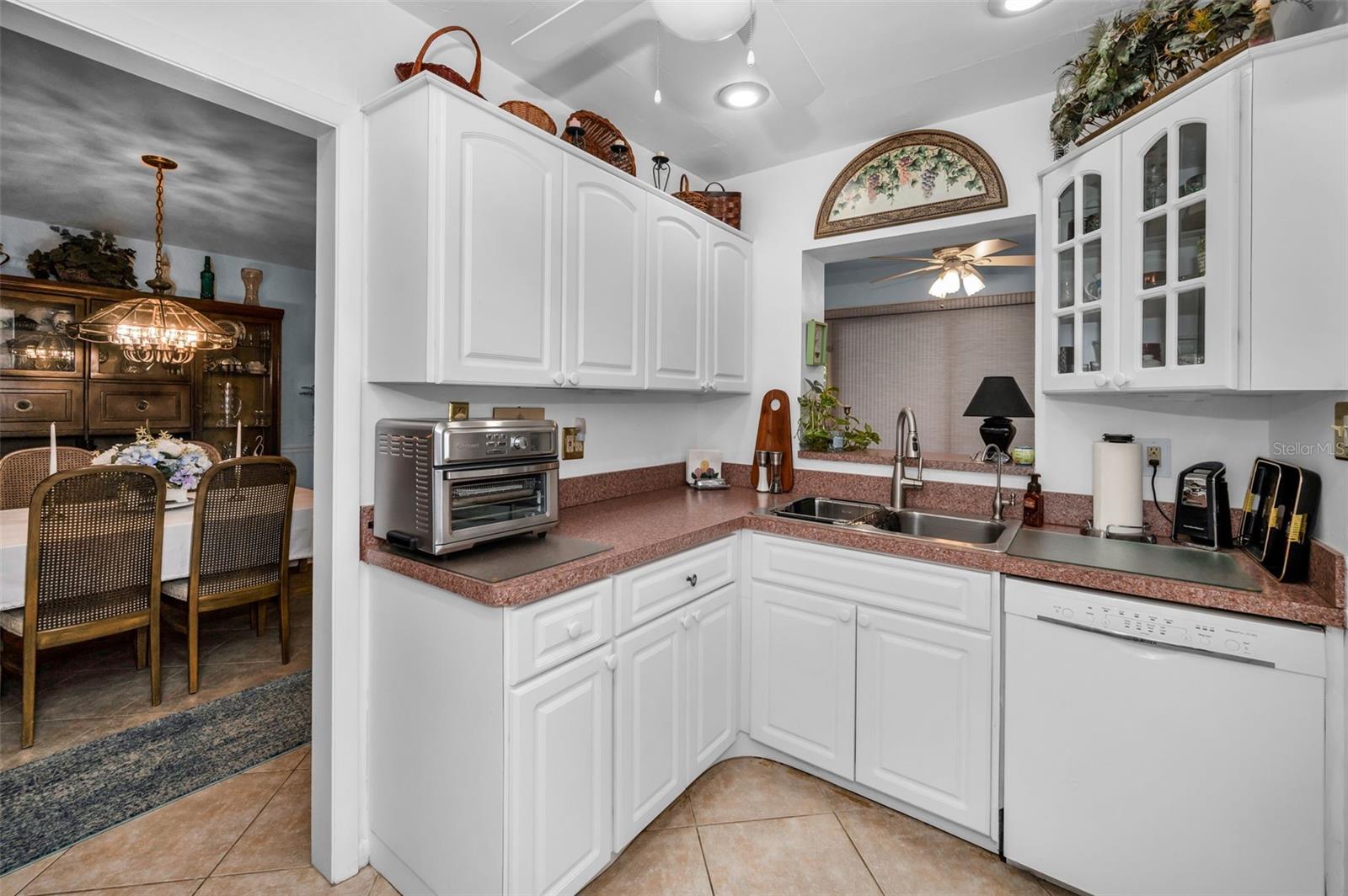 8450 CANDLEWOOD RD, SEMINOLE, FL, 33777