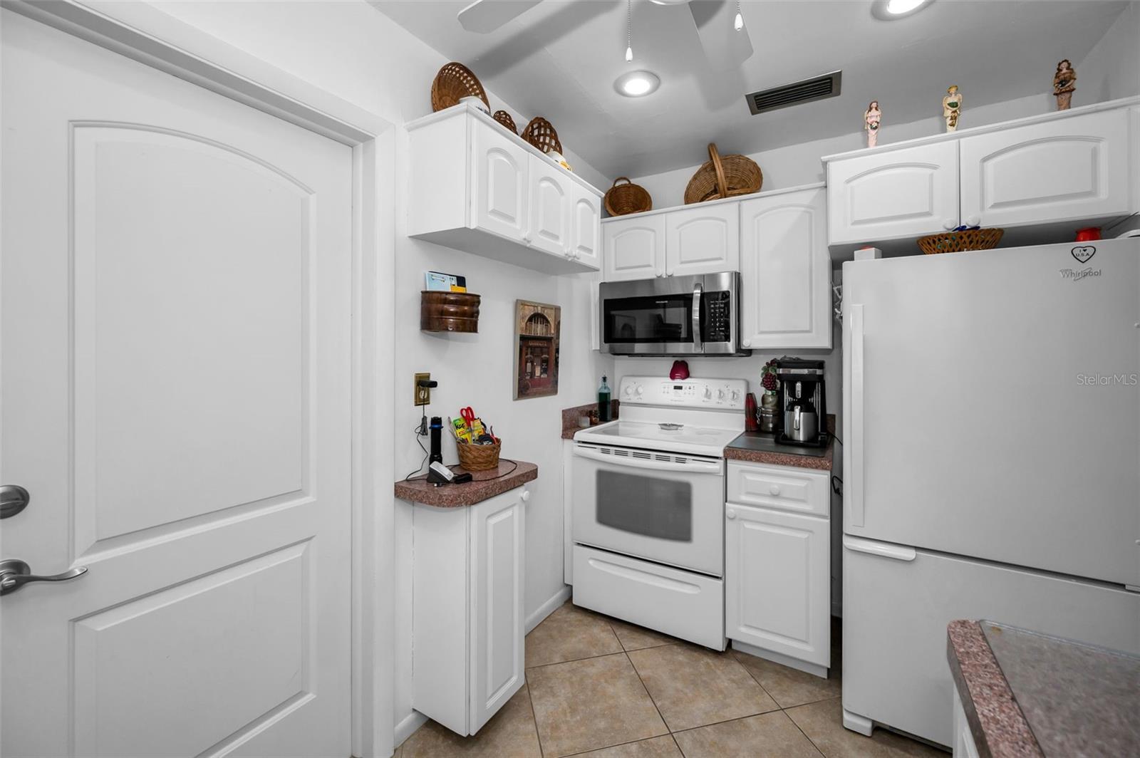 8450 CANDLEWOOD RD, SEMINOLE, FL, 33777