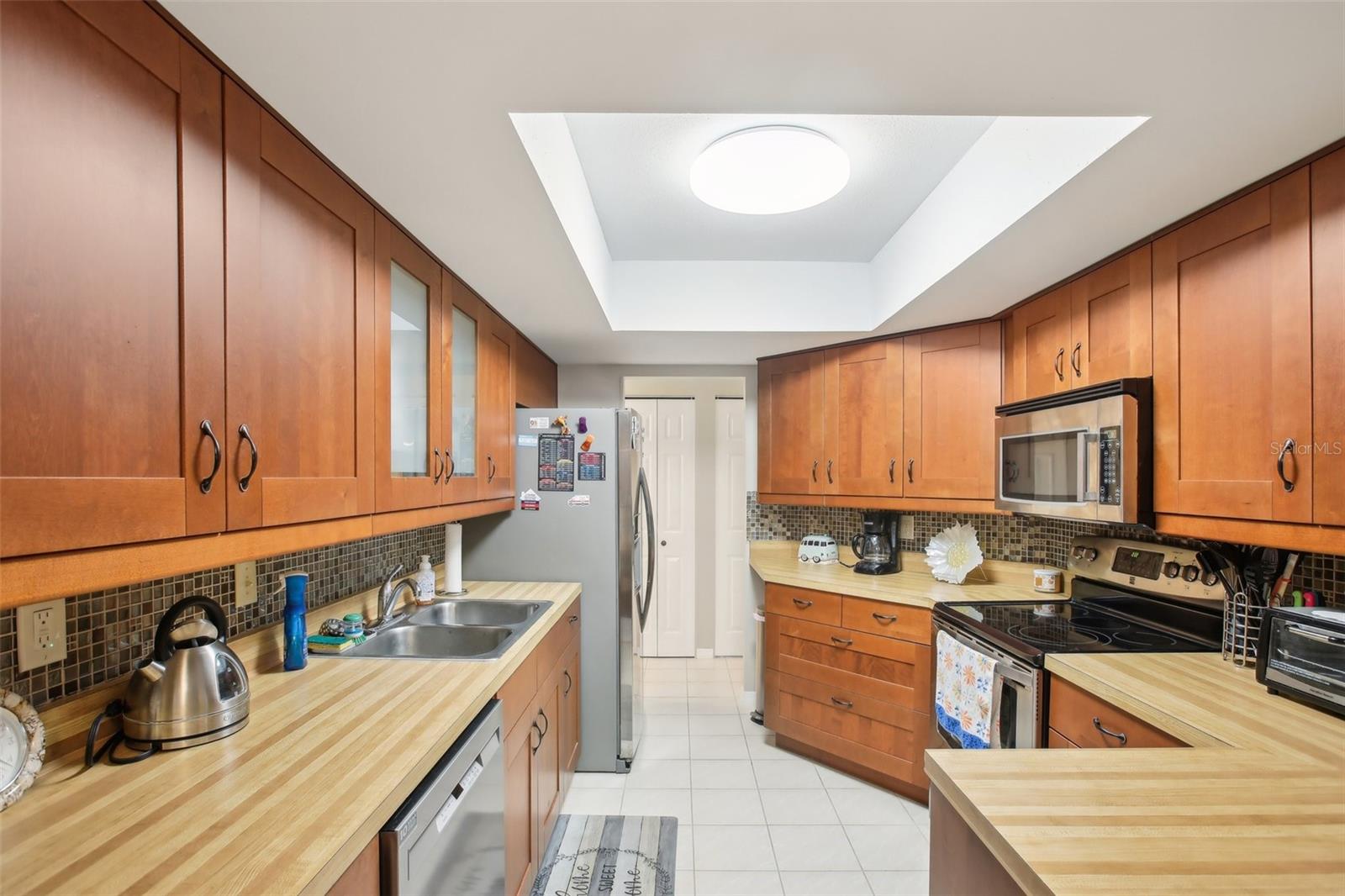 2022 HEATHFIELD CIR, SUN CITY CENTER, FL, 33573