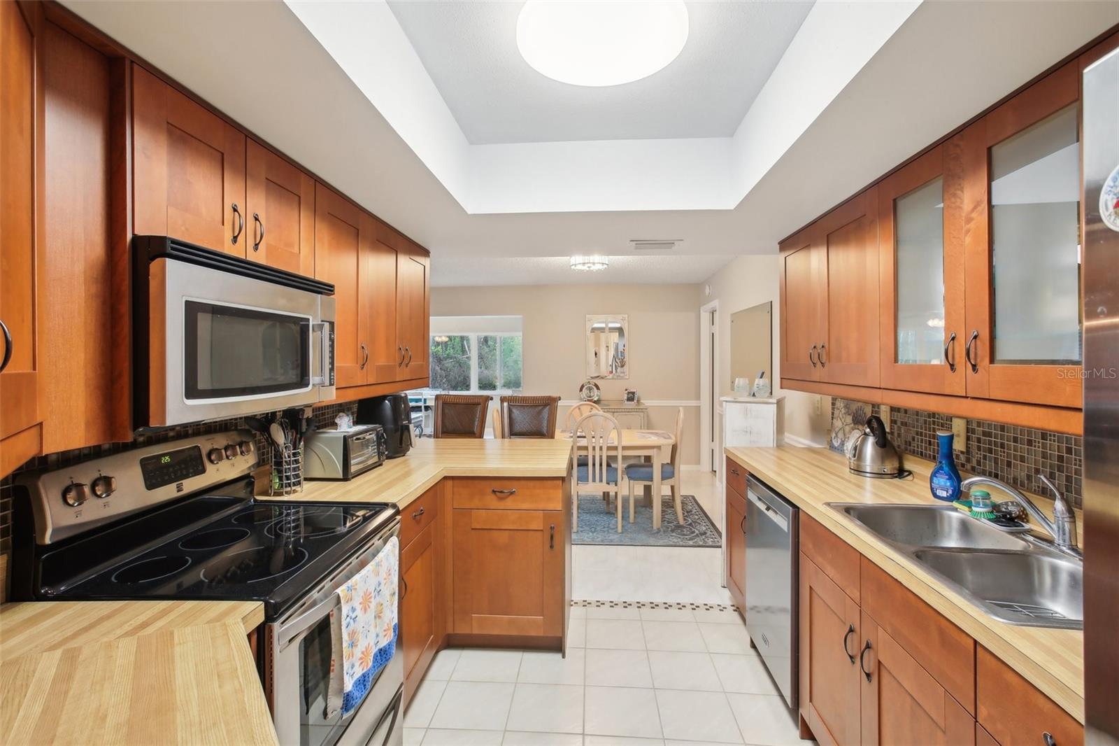 2022 HEATHFIELD CIR, SUN CITY CENTER, FL, 33573