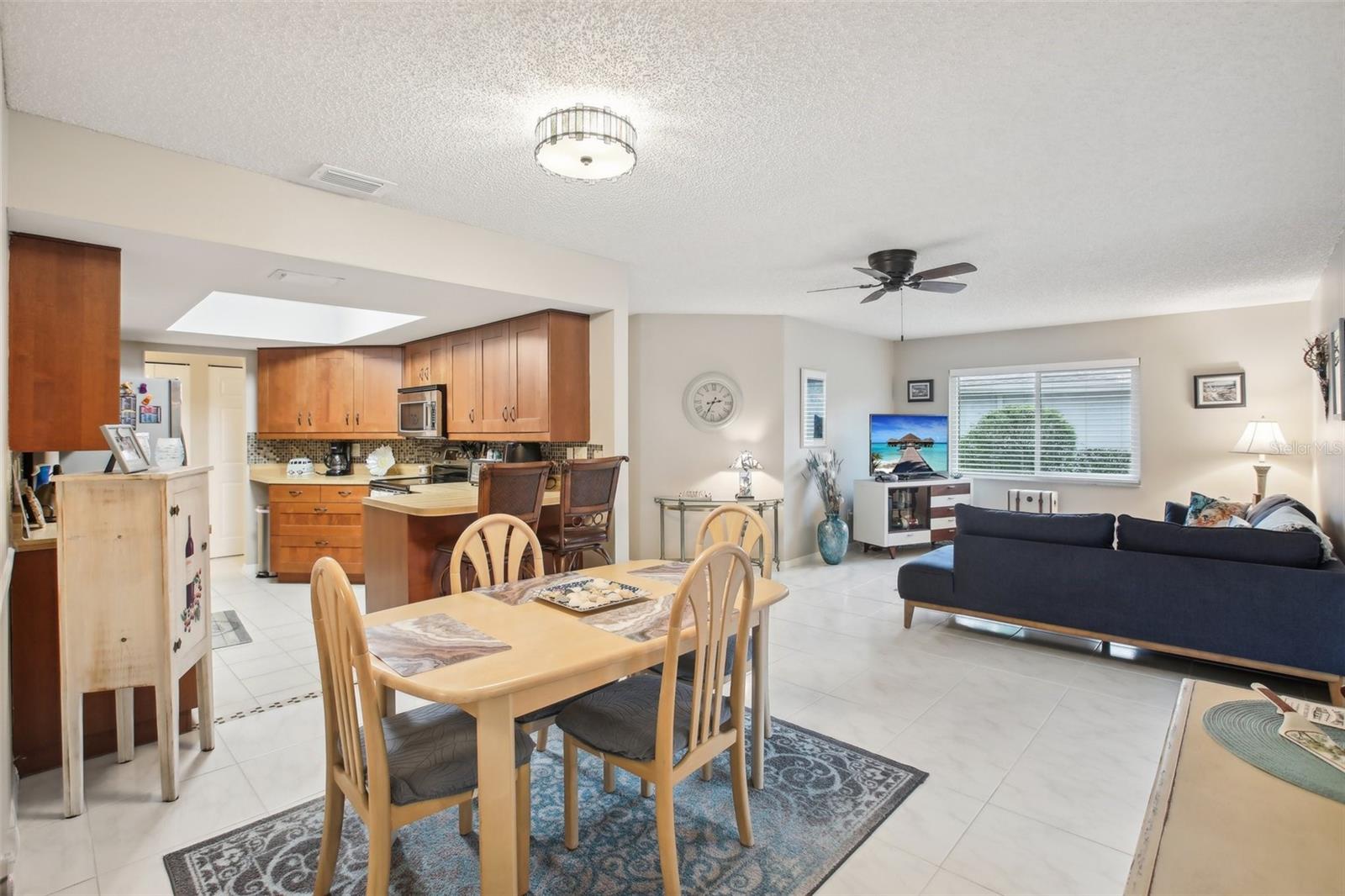 2022 HEATHFIELD CIR, SUN CITY CENTER, FL, 33573