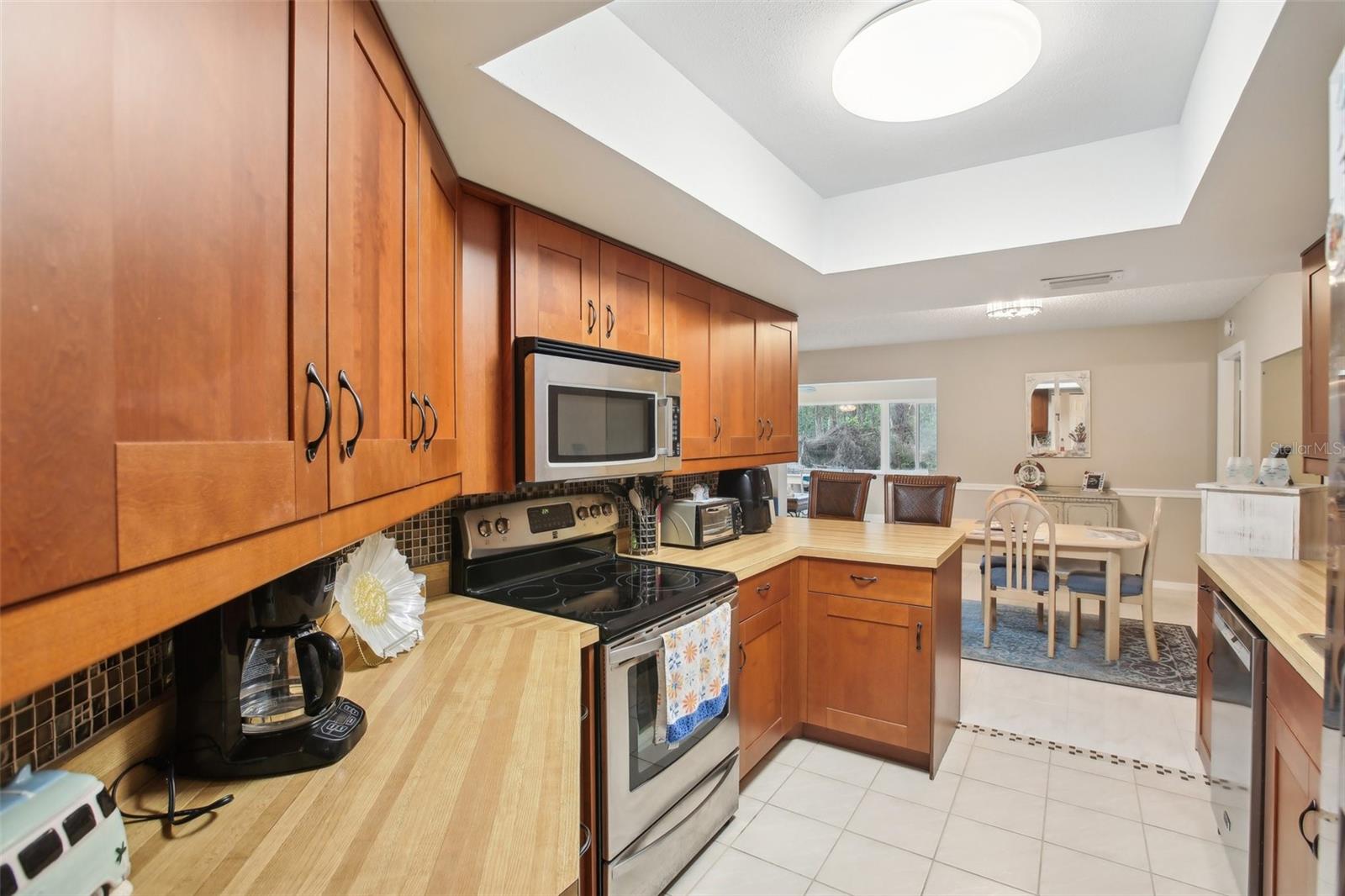2022 HEATHFIELD CIR, SUN CITY CENTER, FL, 33573