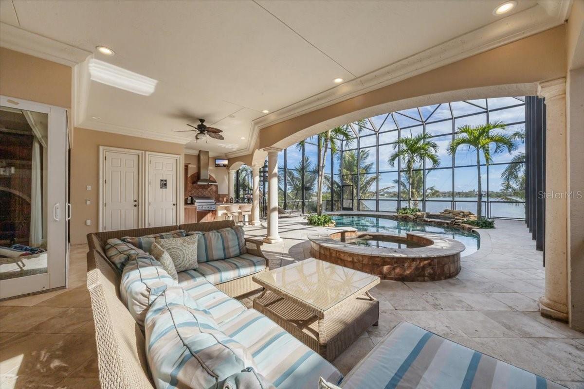 A4642022 Property Photo