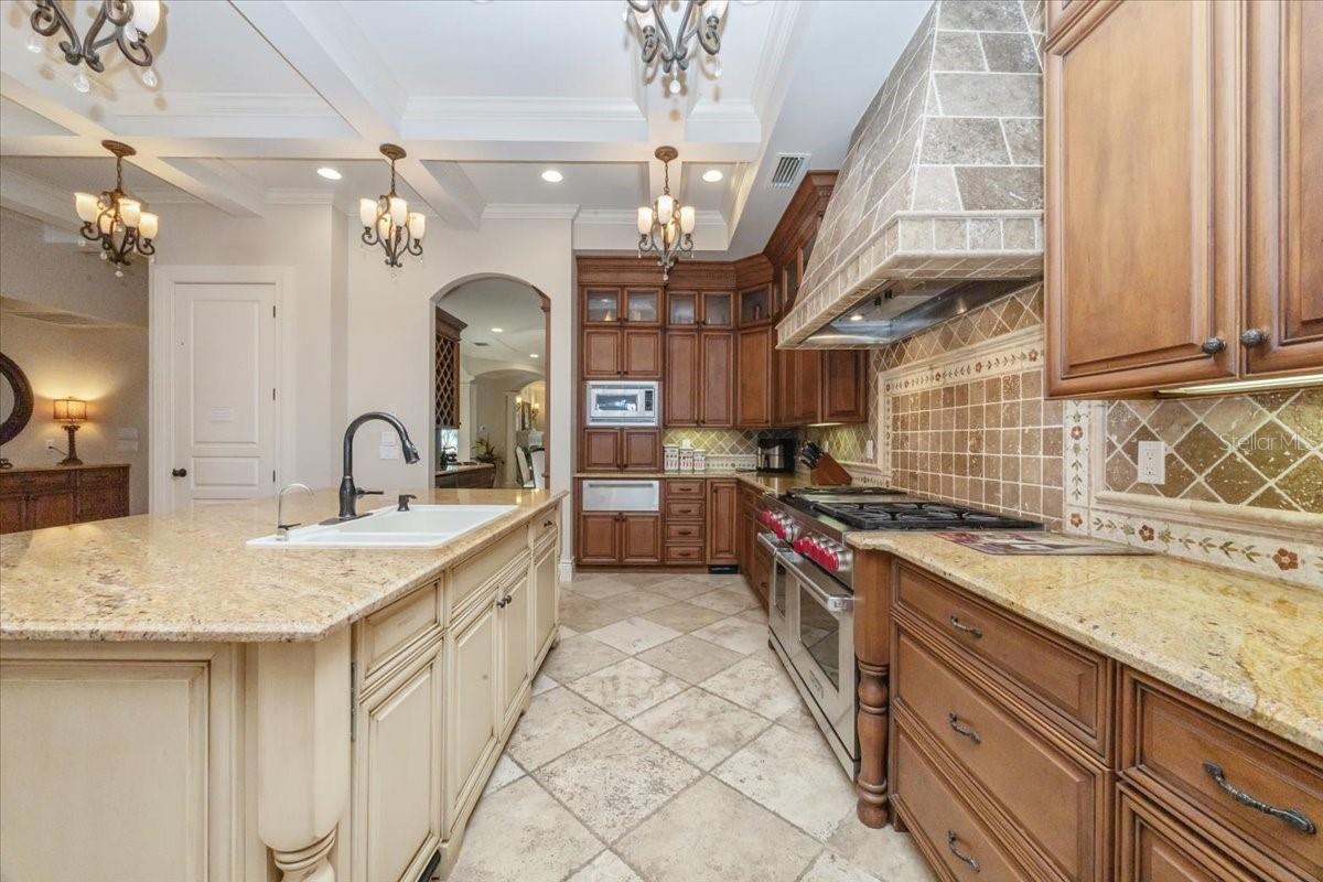 A4642022 Property Photo