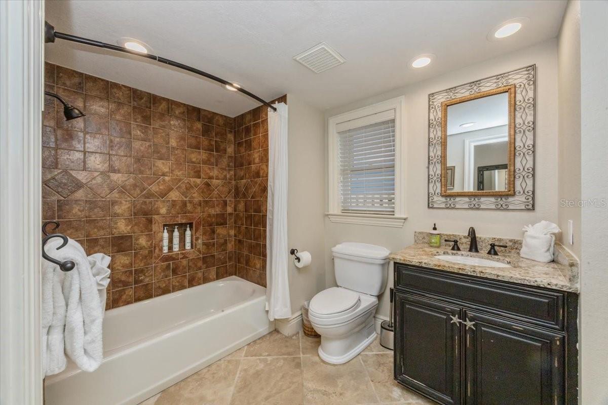 A4642022 Property Photo