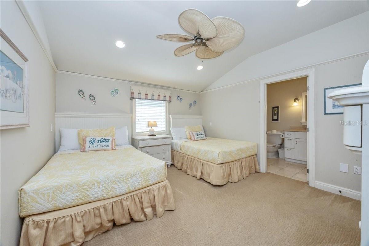 A4642022 Property Photo