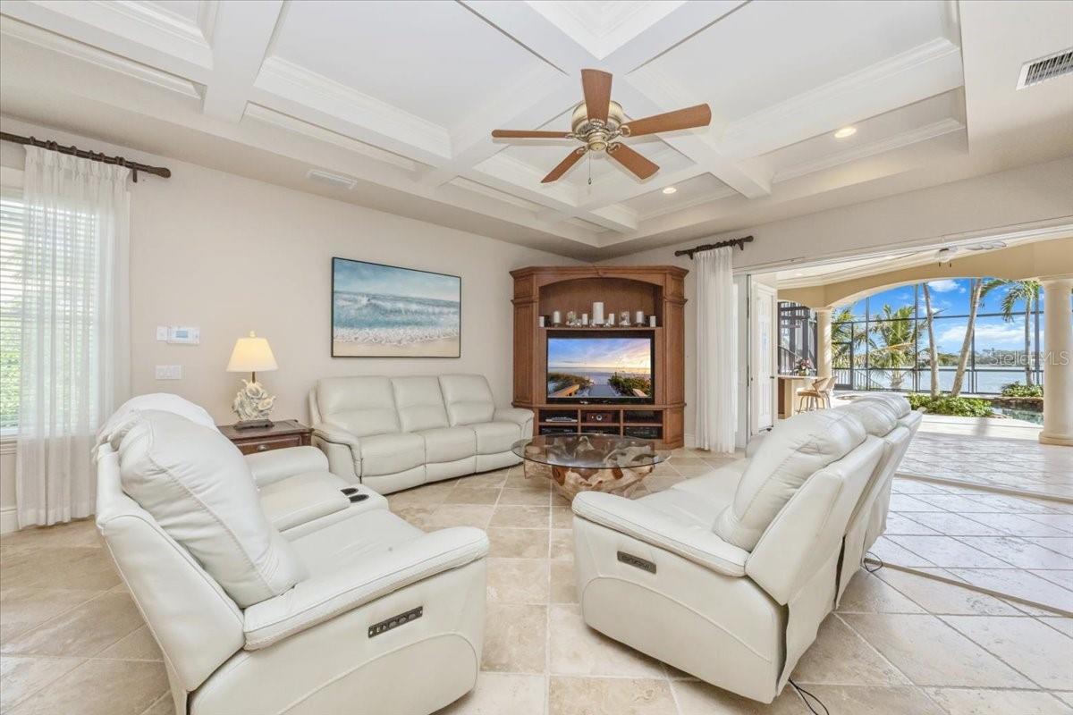 A4642022 Property Photo