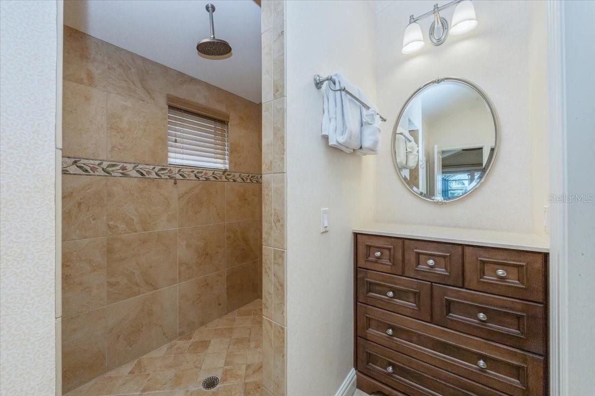 A4642022 Property Photo