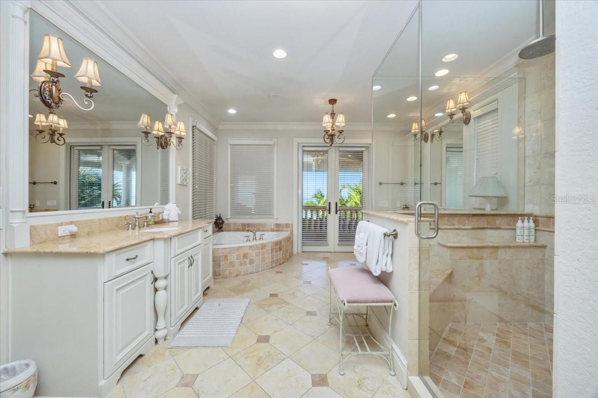 A4642022 Property Photo