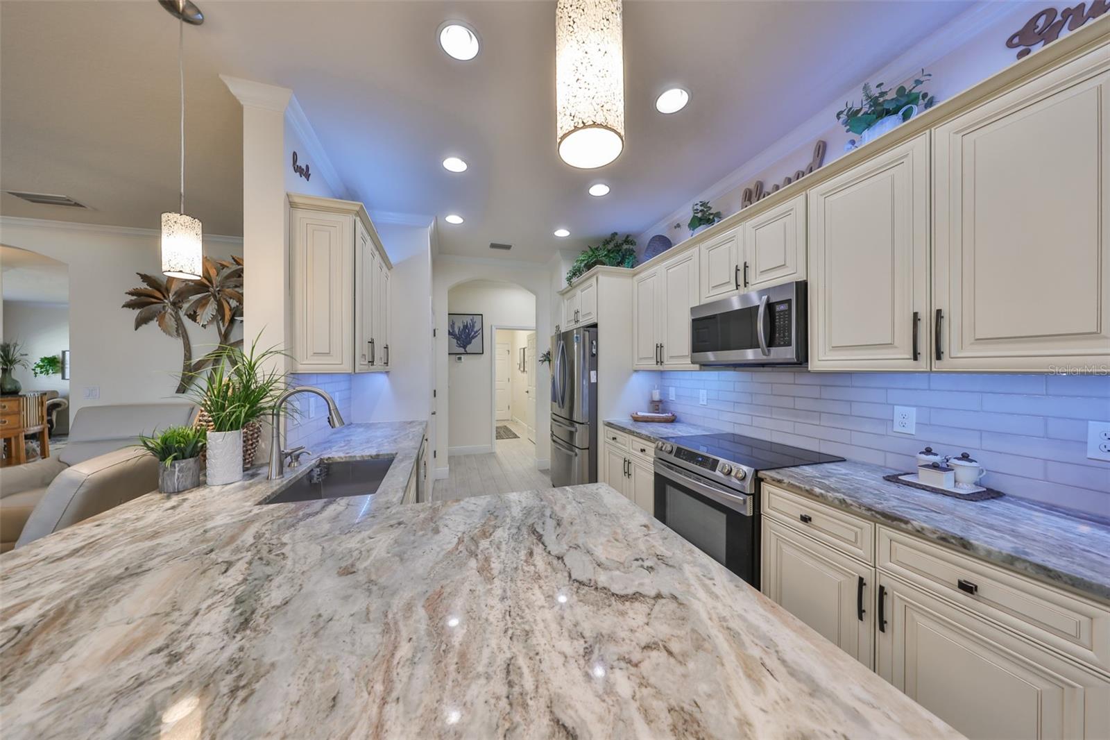 821 SEMINOLE SKY DR, RUSKIN, FL, 33570