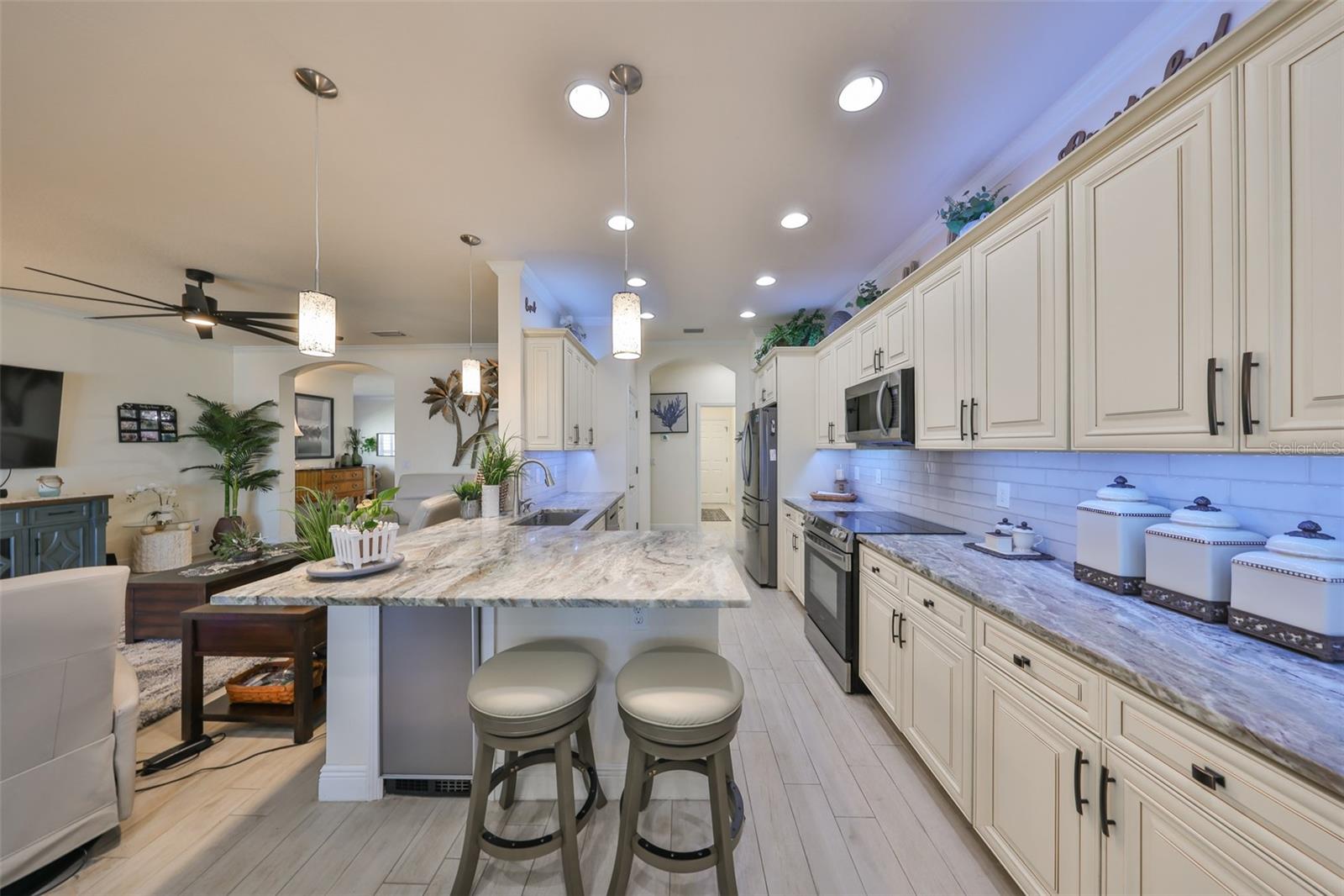 821 SEMINOLE SKY DR, RUSKIN, FL, 33570