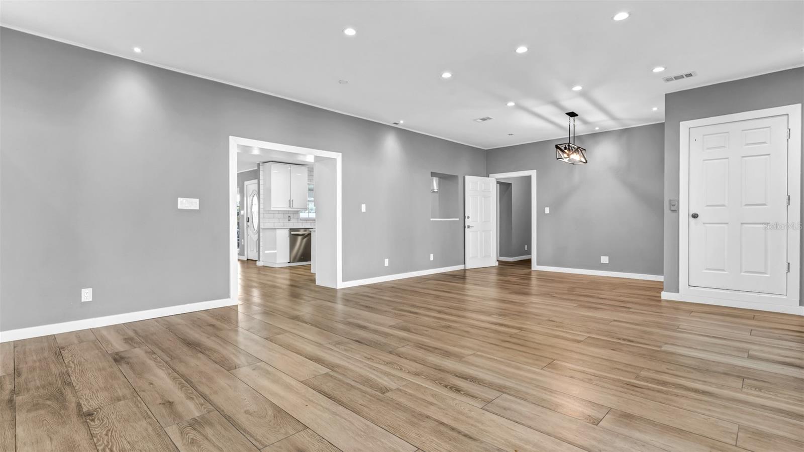 929 W BEACON AVE, TAMPA, FL, 33603