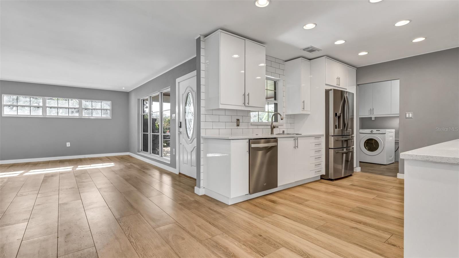 929 W BEACON AVE, TAMPA, FL, 33603