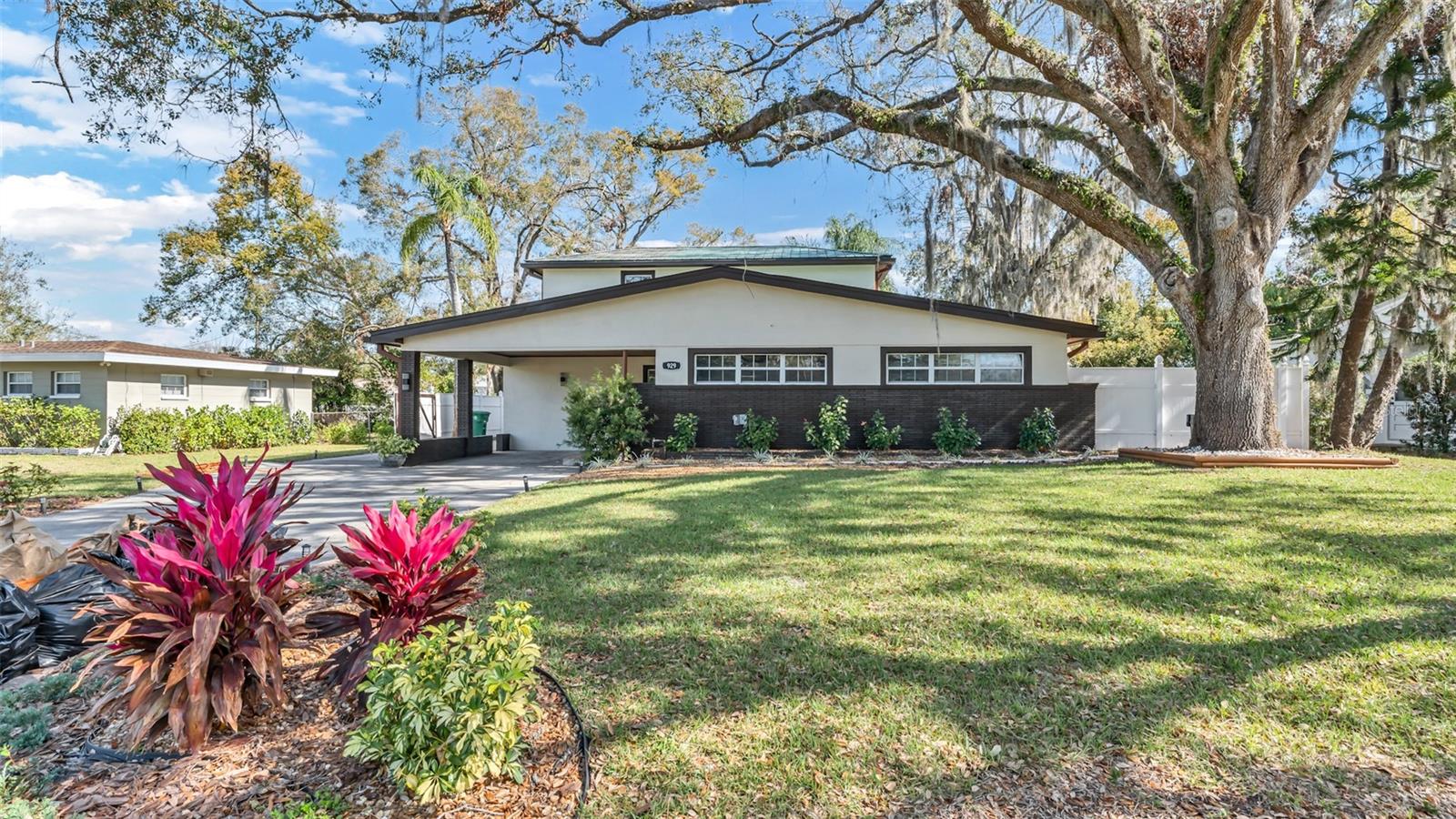 929 W BEACON AVE, TAMPA, FL, 33603