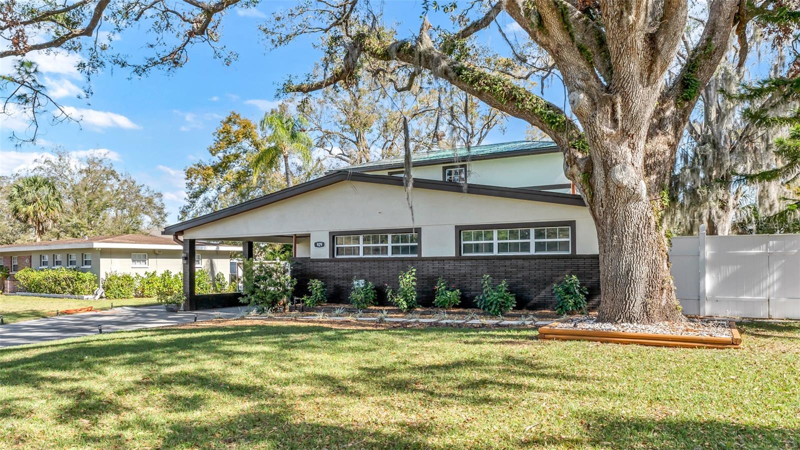 929 W BEACON AVE, TAMPA, FL, 33603