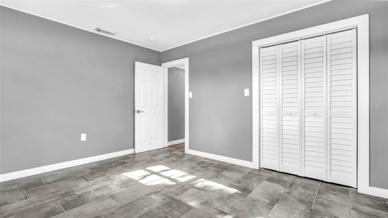 929 W BEACON AVE, TAMPA, FL, 33603
