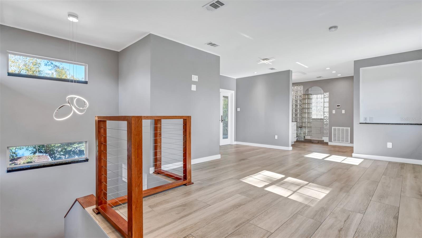 929 W BEACON AVE, TAMPA, FL, 33603