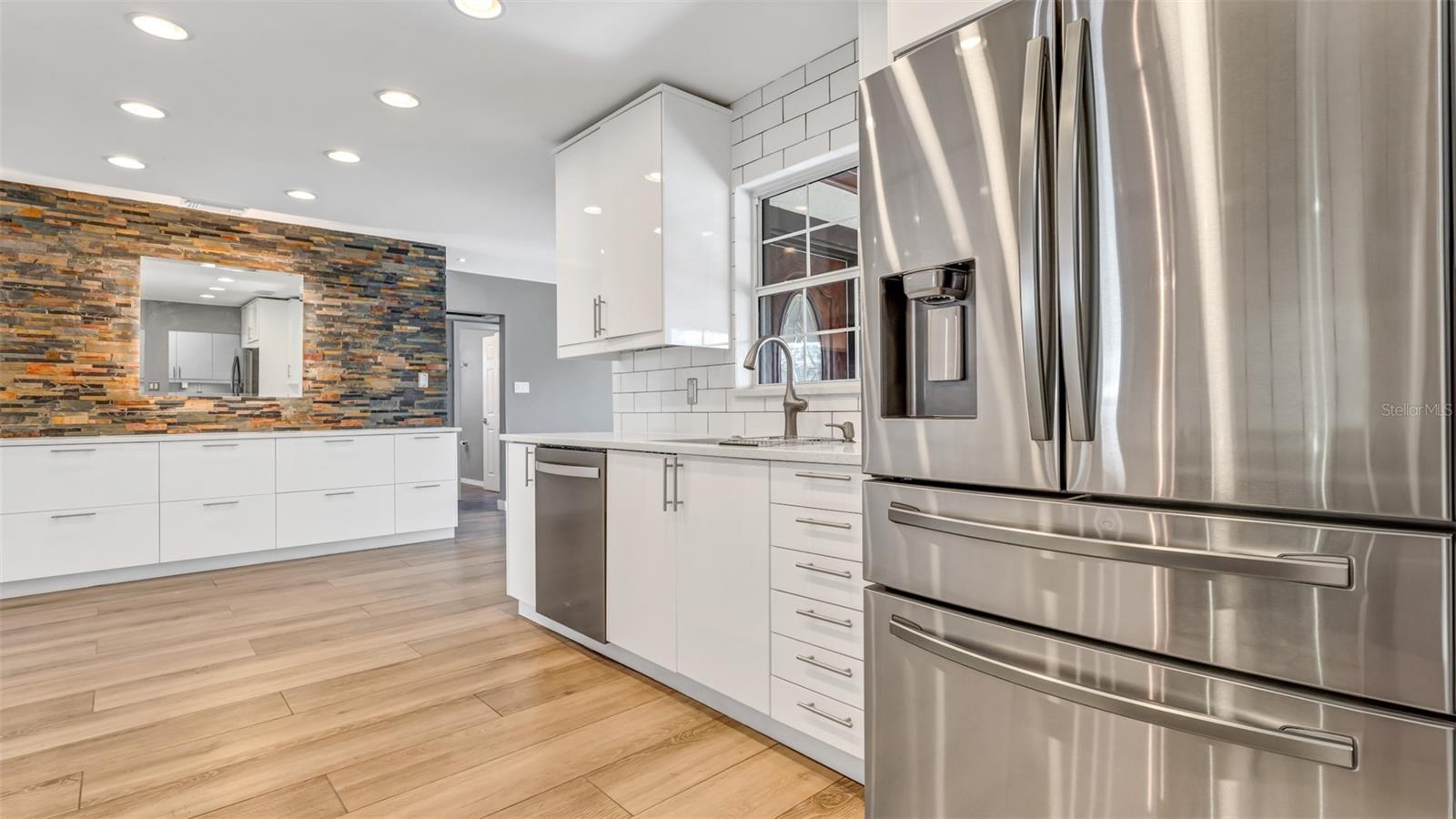 929 W BEACON AVE, TAMPA, FL, 33603