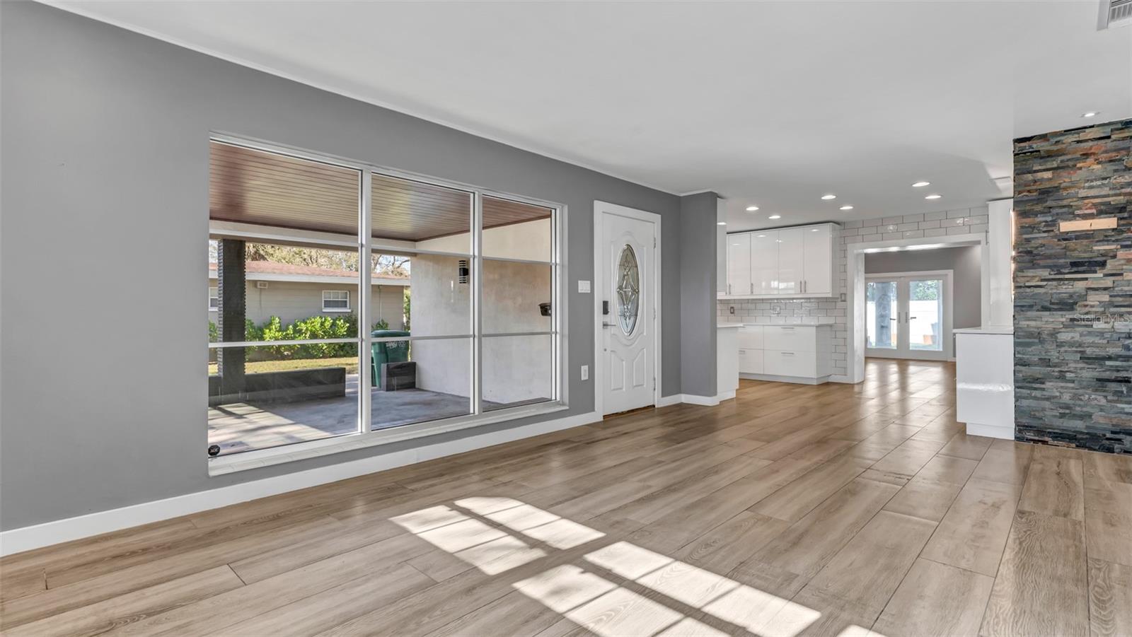 929 W BEACON AVE, TAMPA, FL, 33603