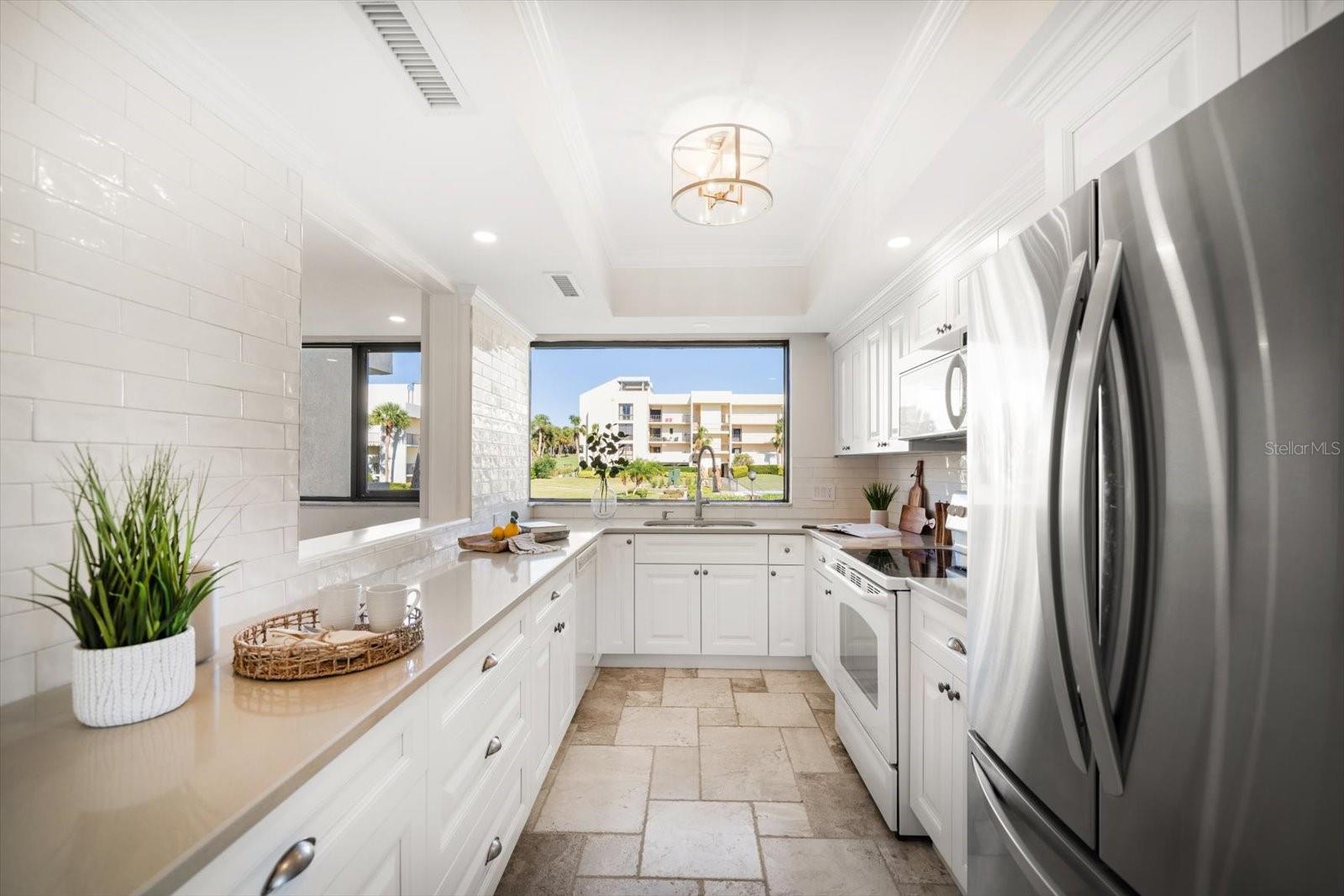 50 COE RD #111, BELLEAIR, FL, 33756
