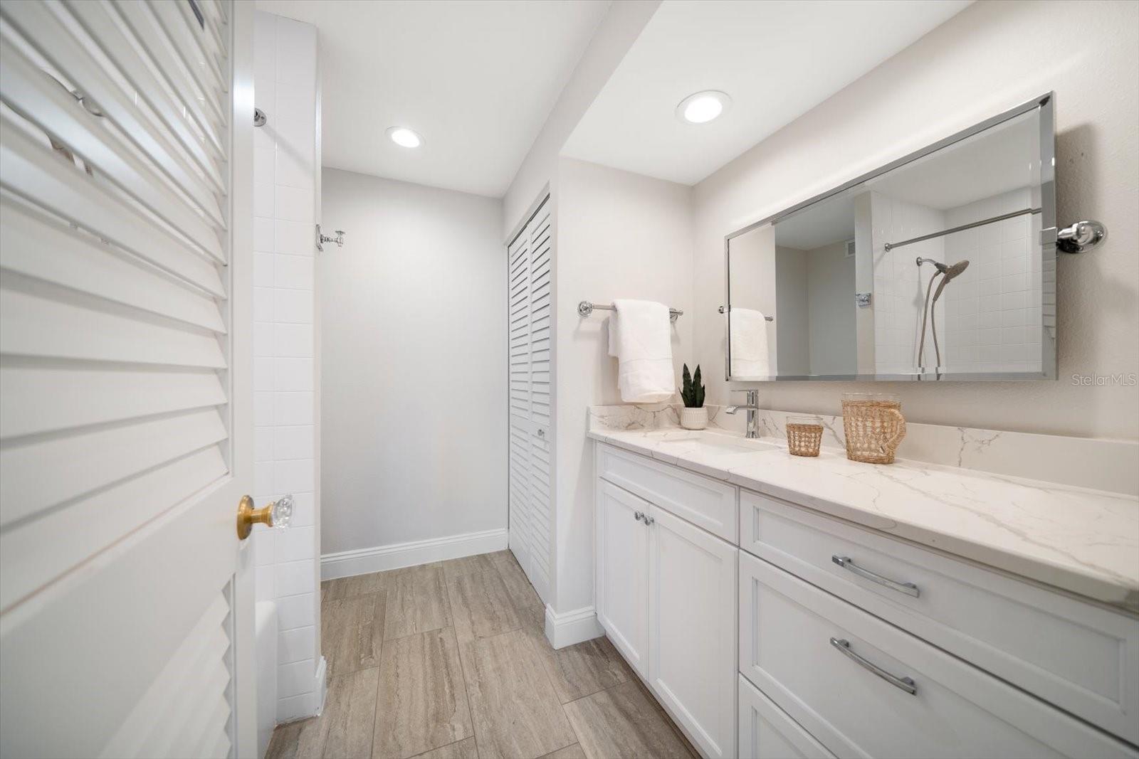 50 COE RD #111, BELLEAIR, FL, 33756