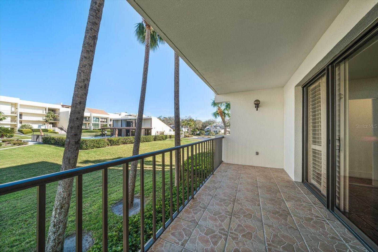 50 COE RD #111, BELLEAIR, FL, 33756