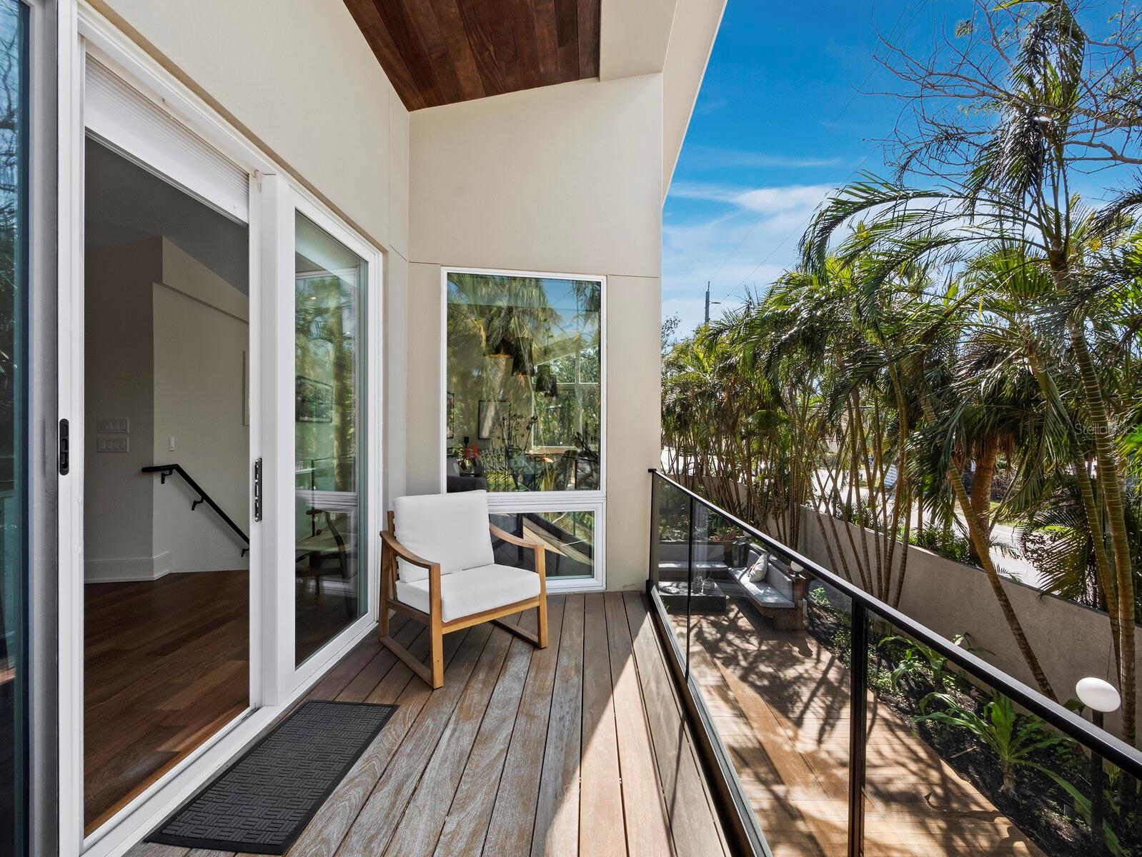 3911 ROBERTS POINT RD, SARASOTA, FL, 34242