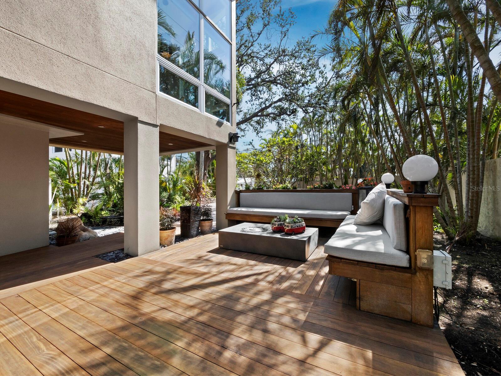 3911 ROBERTS POINT RD, SARASOTA, FL, 34242