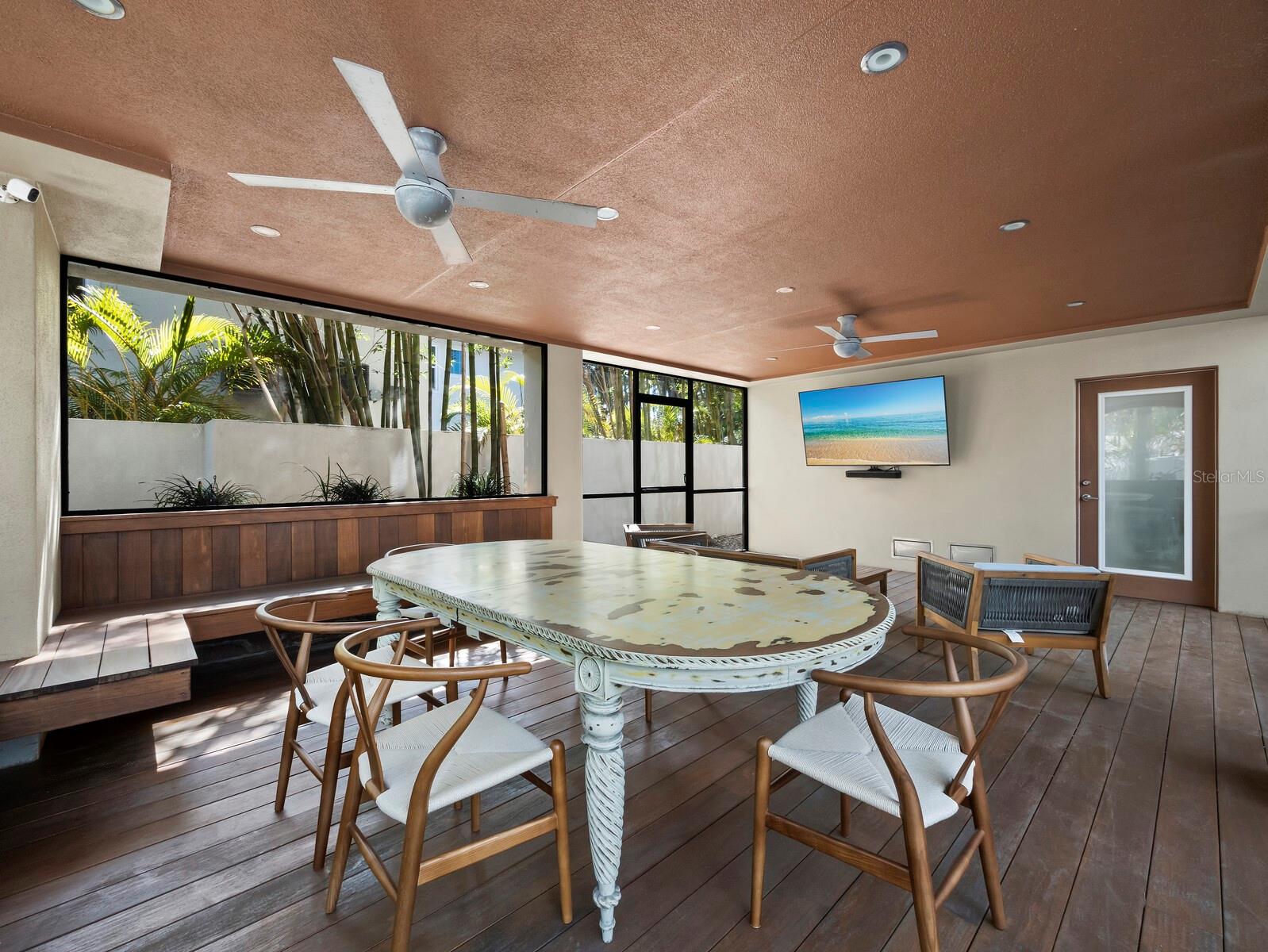 3911 ROBERTS POINT RD, SARASOTA, FL, 34242