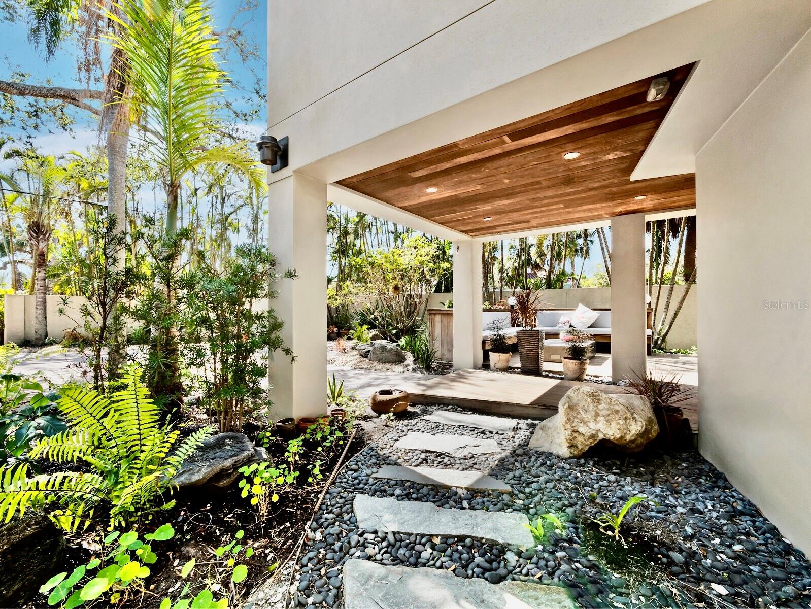 3911 ROBERTS POINT RD, SARASOTA, FL, 34242