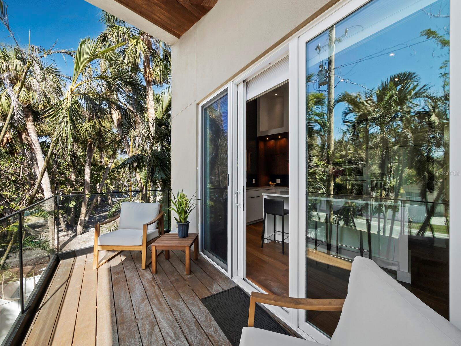 3911 ROBERTS POINT RD, SARASOTA, FL, 34242
