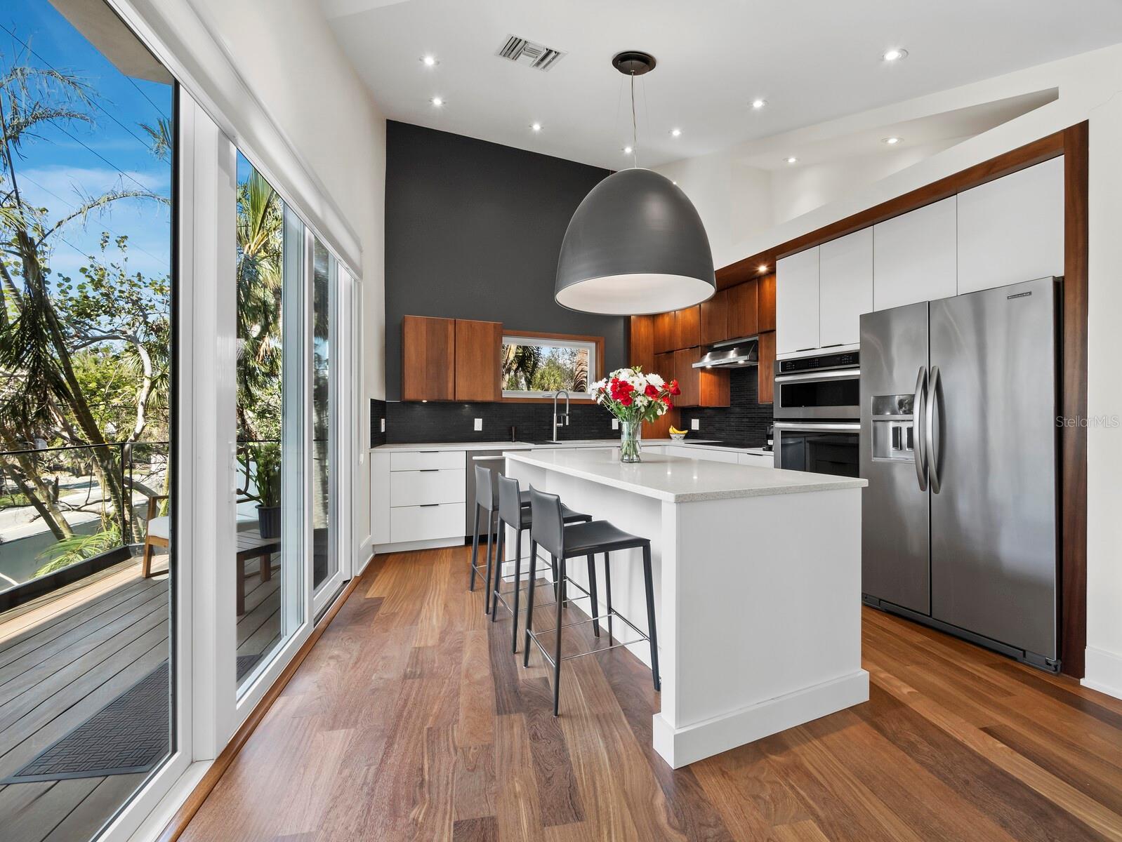 3911 ROBERTS POINT RD, SARASOTA, FL, 34242