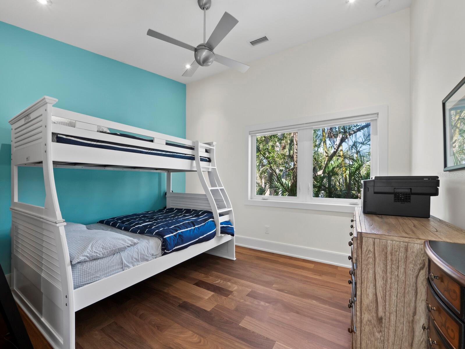 3911 ROBERTS POINT RD, SARASOTA, FL, 34242