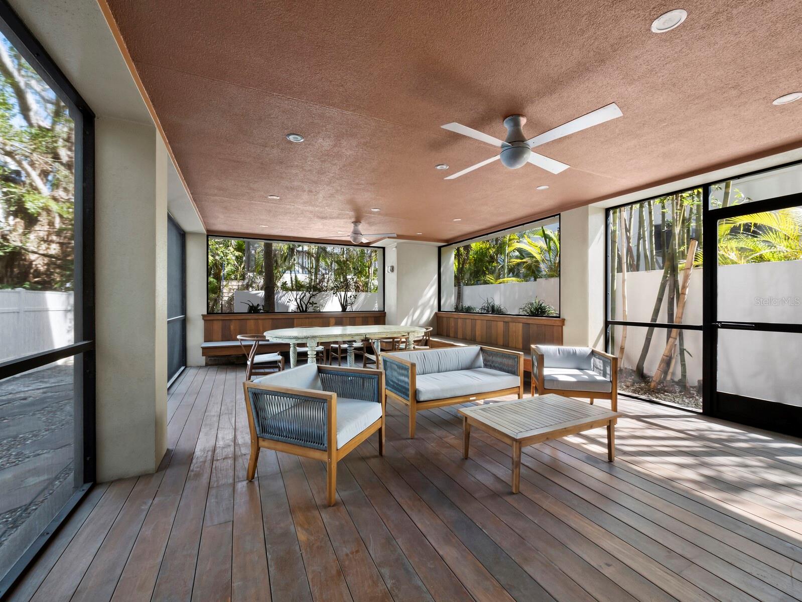 3911 ROBERTS POINT RD, SARASOTA, FL, 34242