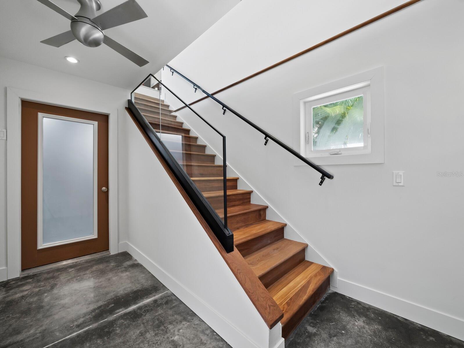 3911 ROBERTS POINT RD, SARASOTA, FL, 34242