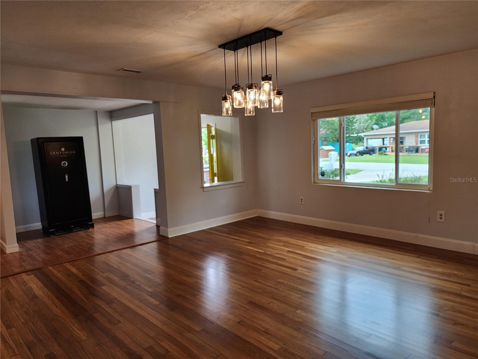 8 POINSETTIA DR, DEBARY, FL, 32713